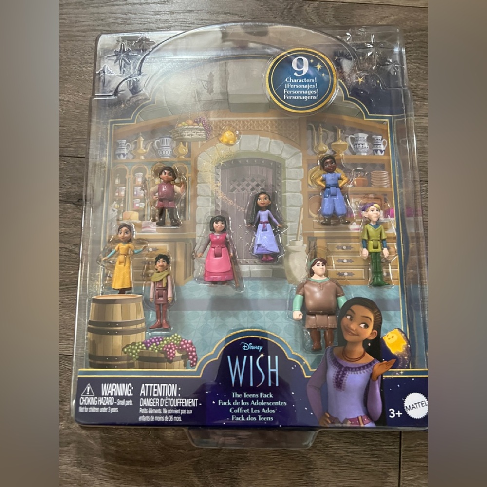Disney Wish 9 Character Teen Set New